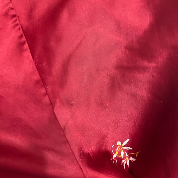 Elegant Red Kimono with Crane Design - Picture 7 of 11